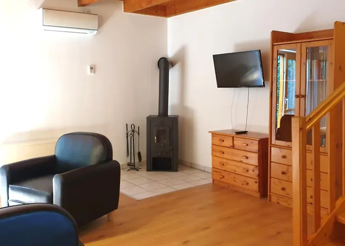 بيت للعطل 8 *